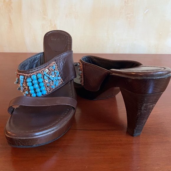 Stuart Weitzman Wooden and Leather Turquoise Beaded Sandals Size 8 1/2 M - Picture 2 of 10